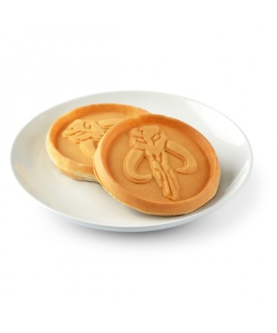 The Mandalorian Waffle Maker with Mythosaur Skull Design – Star Wars Inspired Mini Waffle Cooker